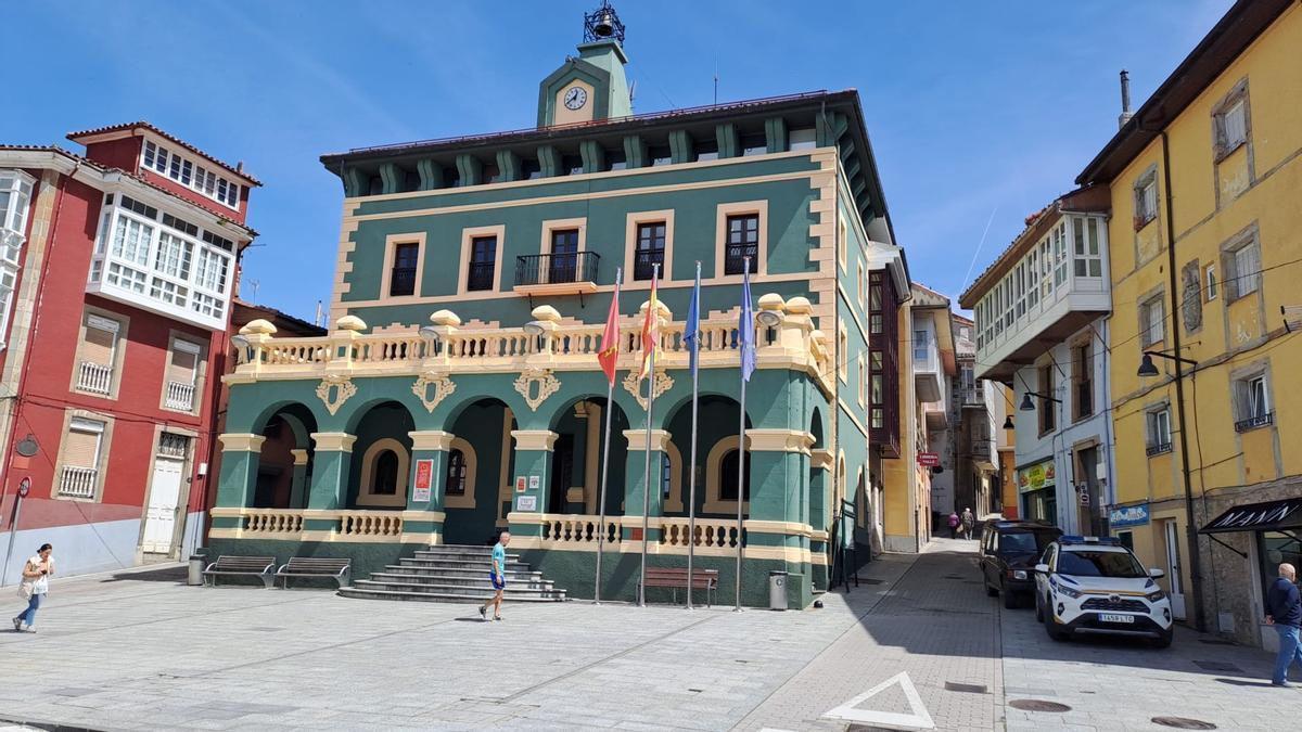 Vista del Ayuntamiento de Tineo.