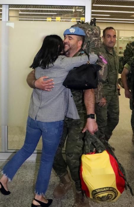 El ansiado abrazo a los militares de la Brilat a su regreso del Líbano