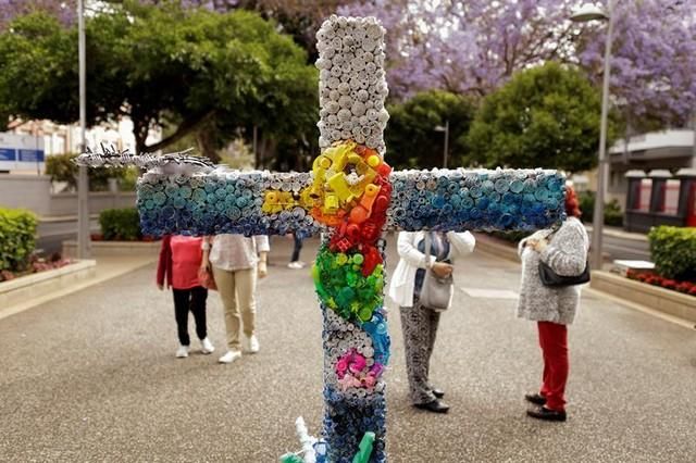 Concurso de Cruces de Flores Naturales