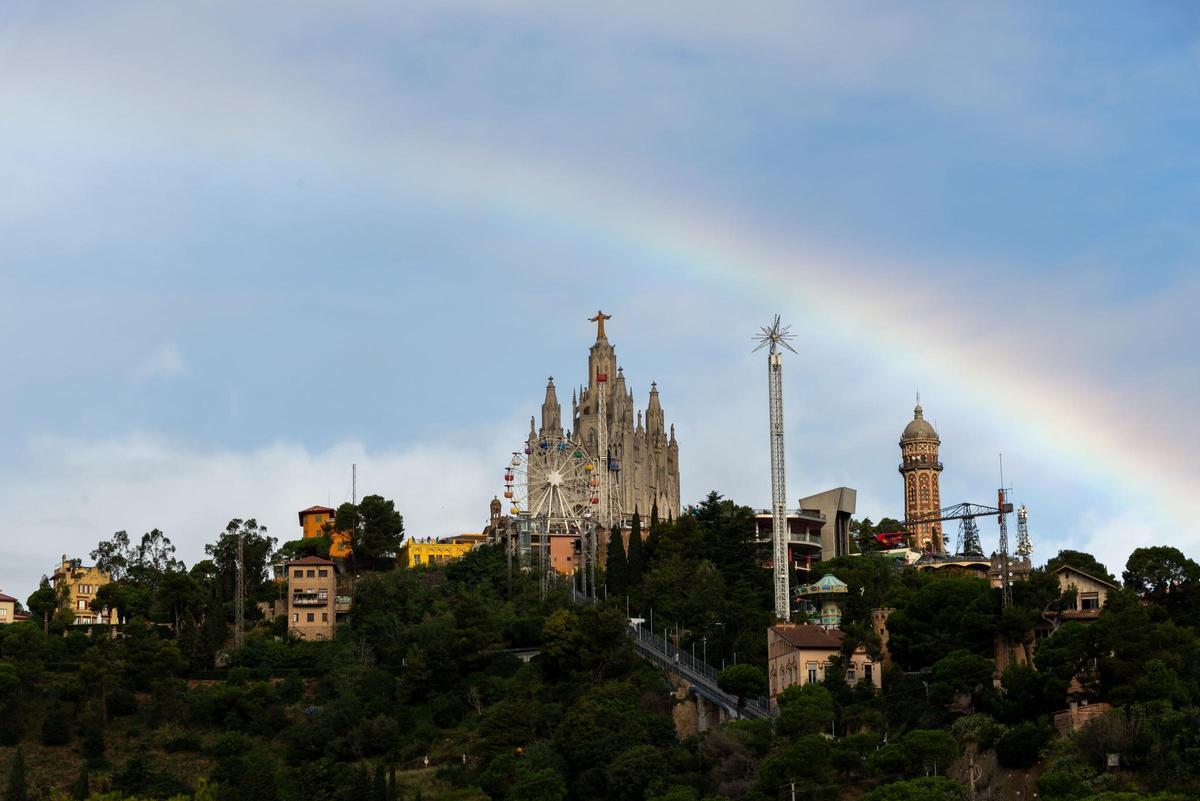Una imatge del Tibidabo de Barcelona aquest dissabte 5 doctubre