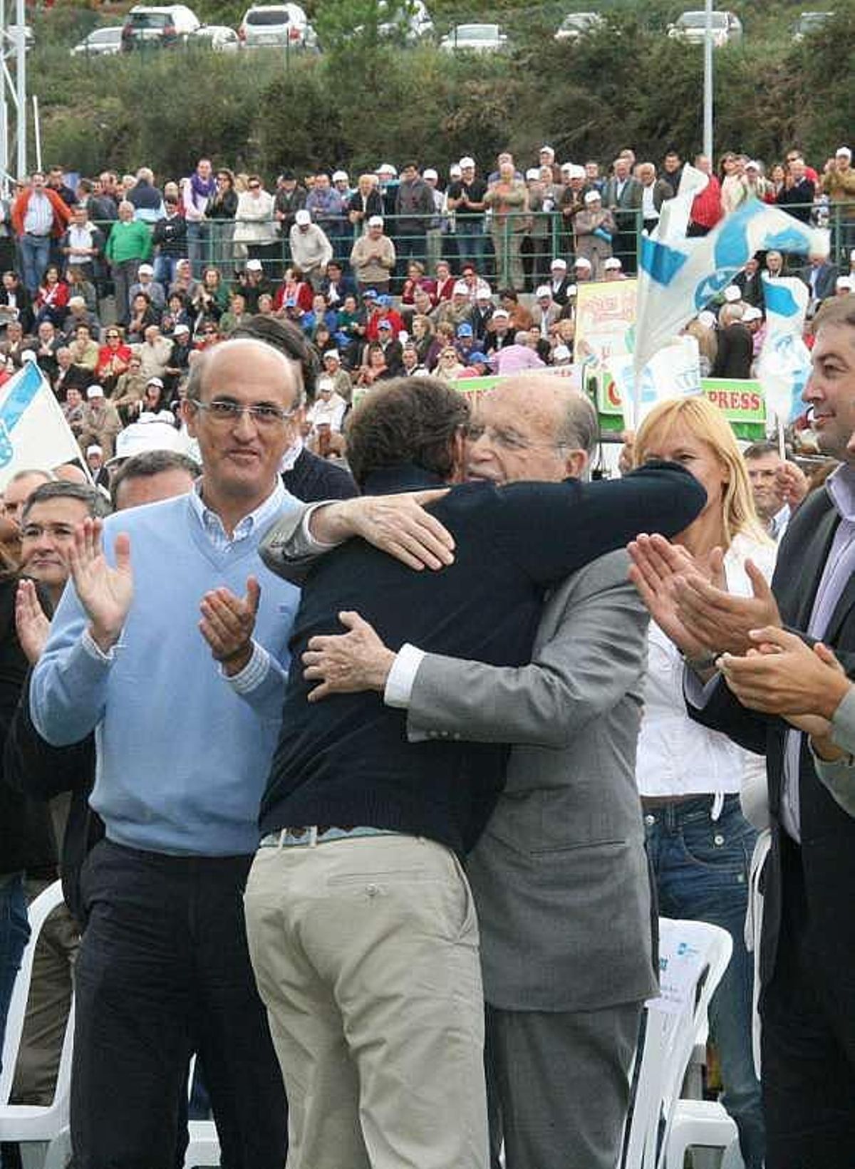 Feijóo censura a Zapatero por &quot;evitar&quot; Galicia y le urge a adelantar las elecciones