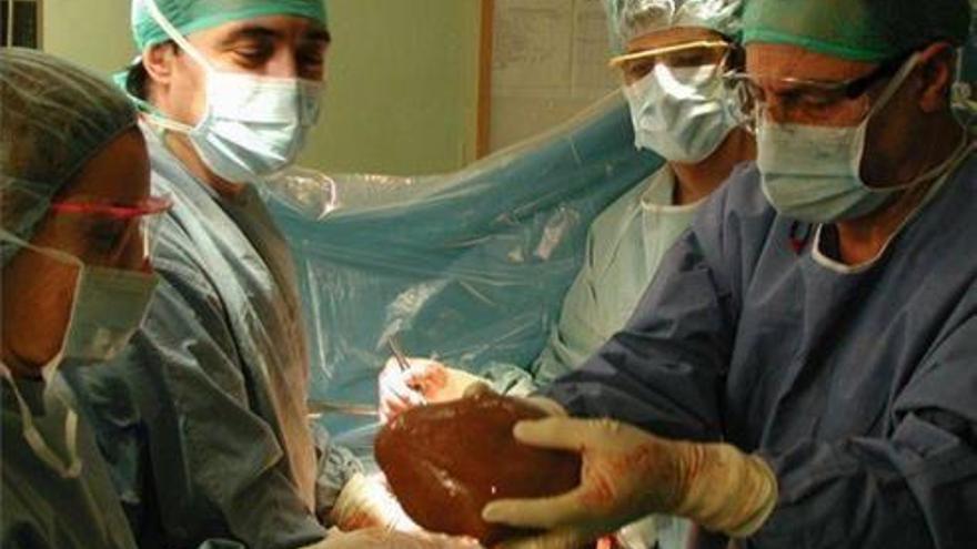 Los trasplantes se resienten y caen a mínimos históricos en Aragón