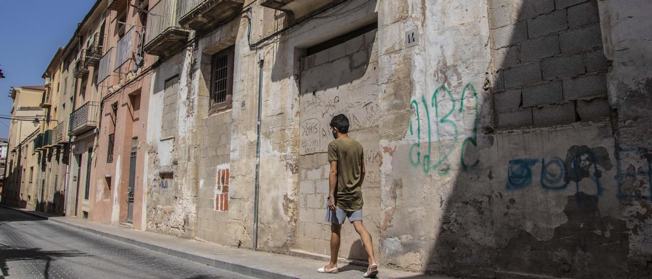 El edificio municipal del casco antiguo que el Ayuntamiento de Alcoy quiere rehabilitar para crear nueve viviendas.