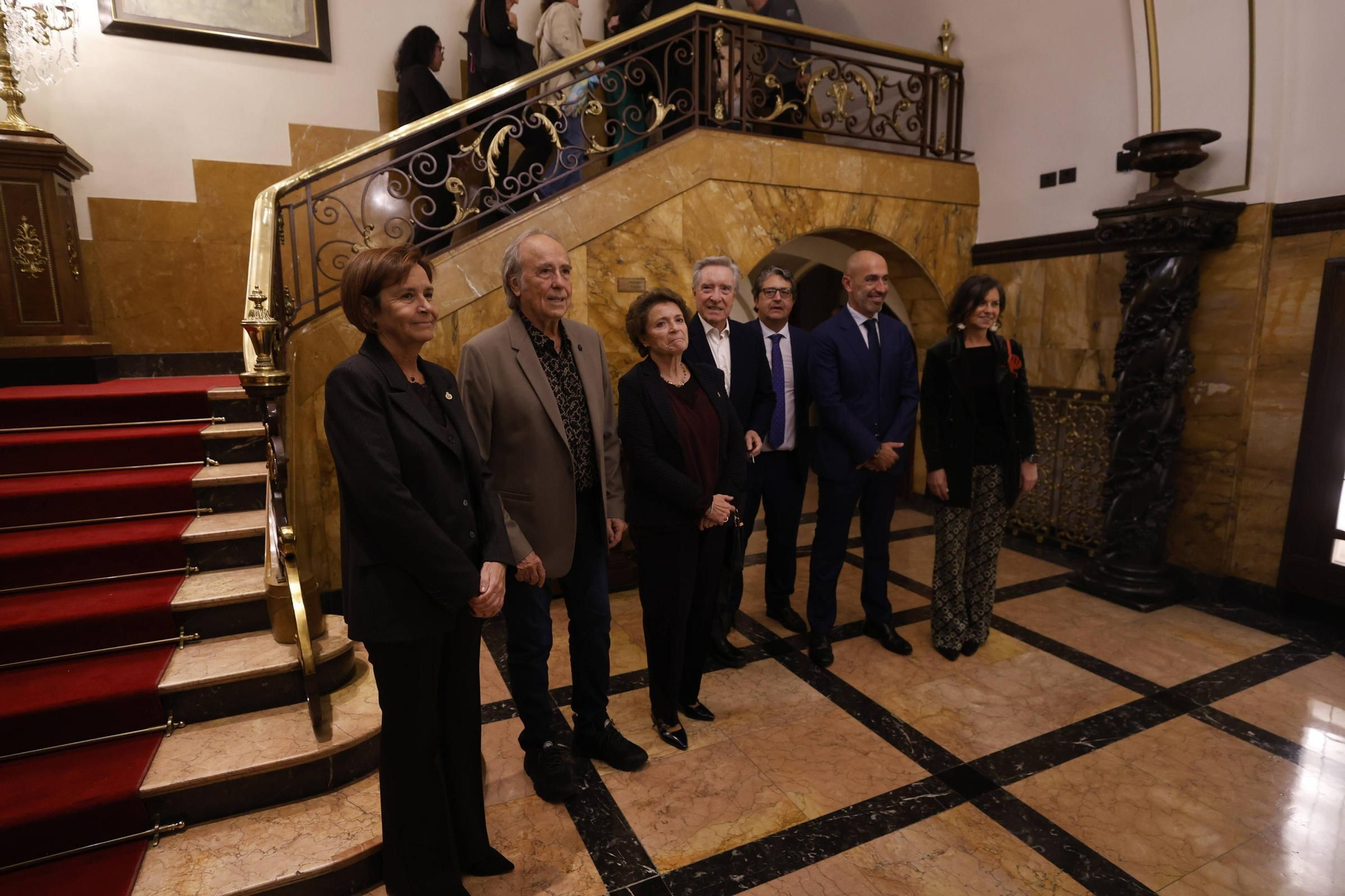Así fue el encuentro entre Serrat e Iñaki Gabilondo en Gijón.
