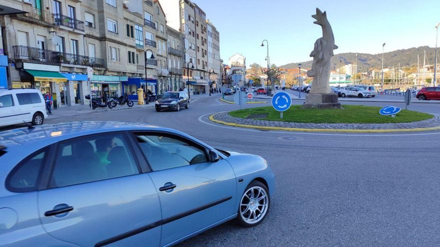 Rotonda del puerto de Cangas. | Santos Álvarez