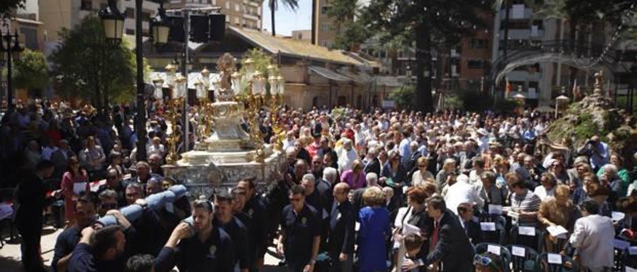 Los jardines del mercado se llenaron en la conmemoración.