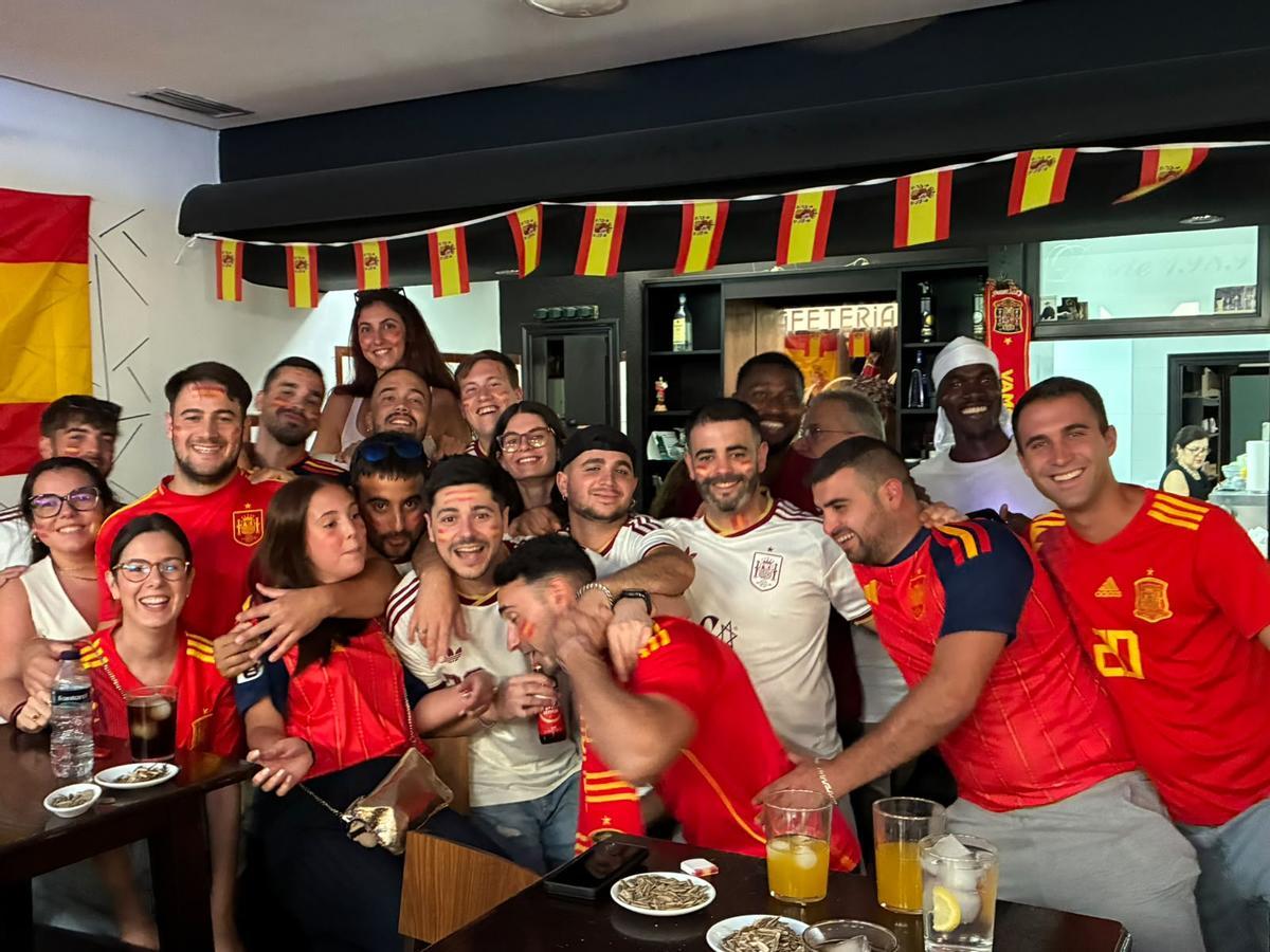 Así vive la provincia de Córdoba la final del Mundial: pantallas en las plazas y miles de aficionados Así vive la provincia de Córdoba la final del Mundial: pantallas en las plazas y miles de aficionados