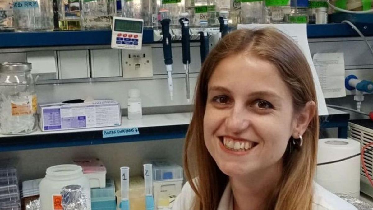 La investigadora Melissa Belló Pérez, en uno de los laboratorio del CSIC.