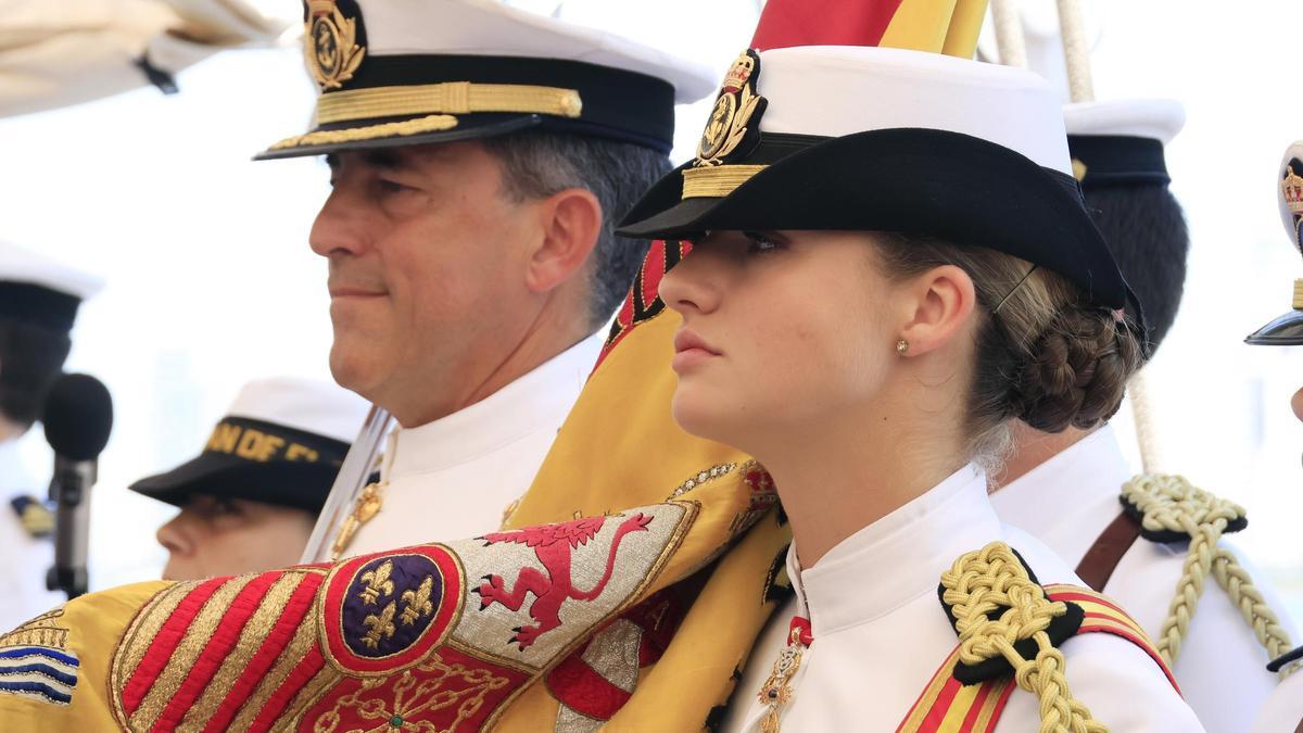 La princesa Leonor, abanderada en una jura de bandera en el Juan Sebastián Elcano en Cartagena de Indias
