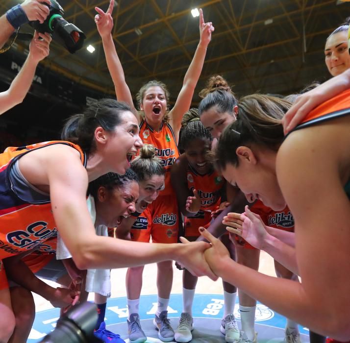 Celebraciones del Valencia Basket tras el pase a la semifinal