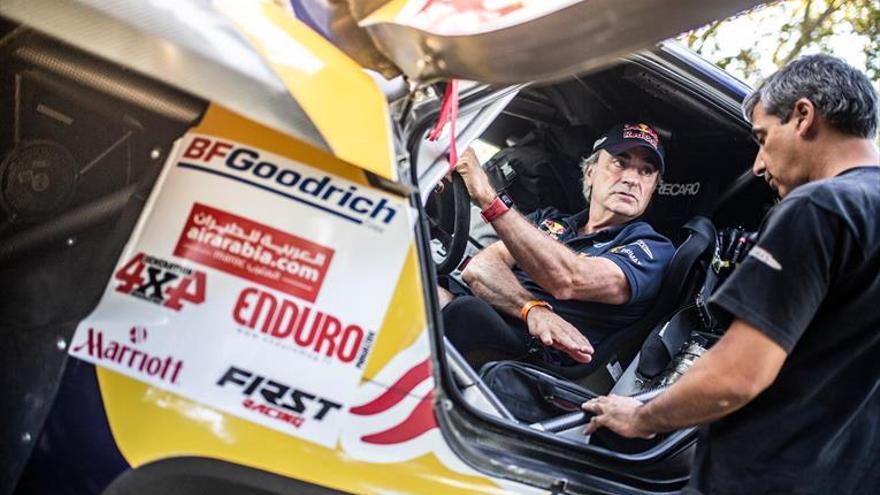 Carlos Sainz confirma su presencia en la salida del próximo Dakar