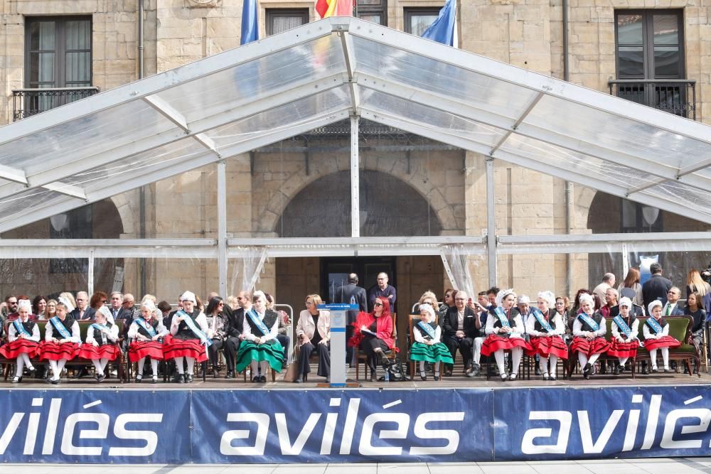 Pregón y desfile de carrozas en las fiestas del Bollo en Avilés