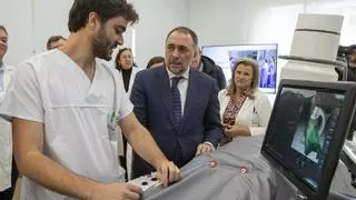 El CHUS estrena un simulador endovascular que optimizará la atención del ictus en Galicia