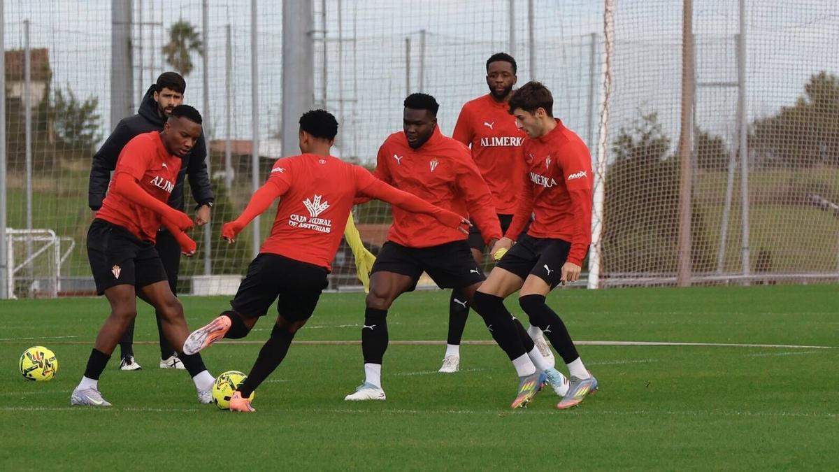 Entrenamiento del Sporting en Mareo.