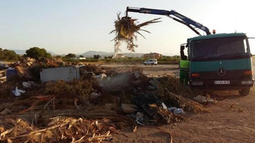 Retiran más de 18 toneladas del vertedero de Perleta