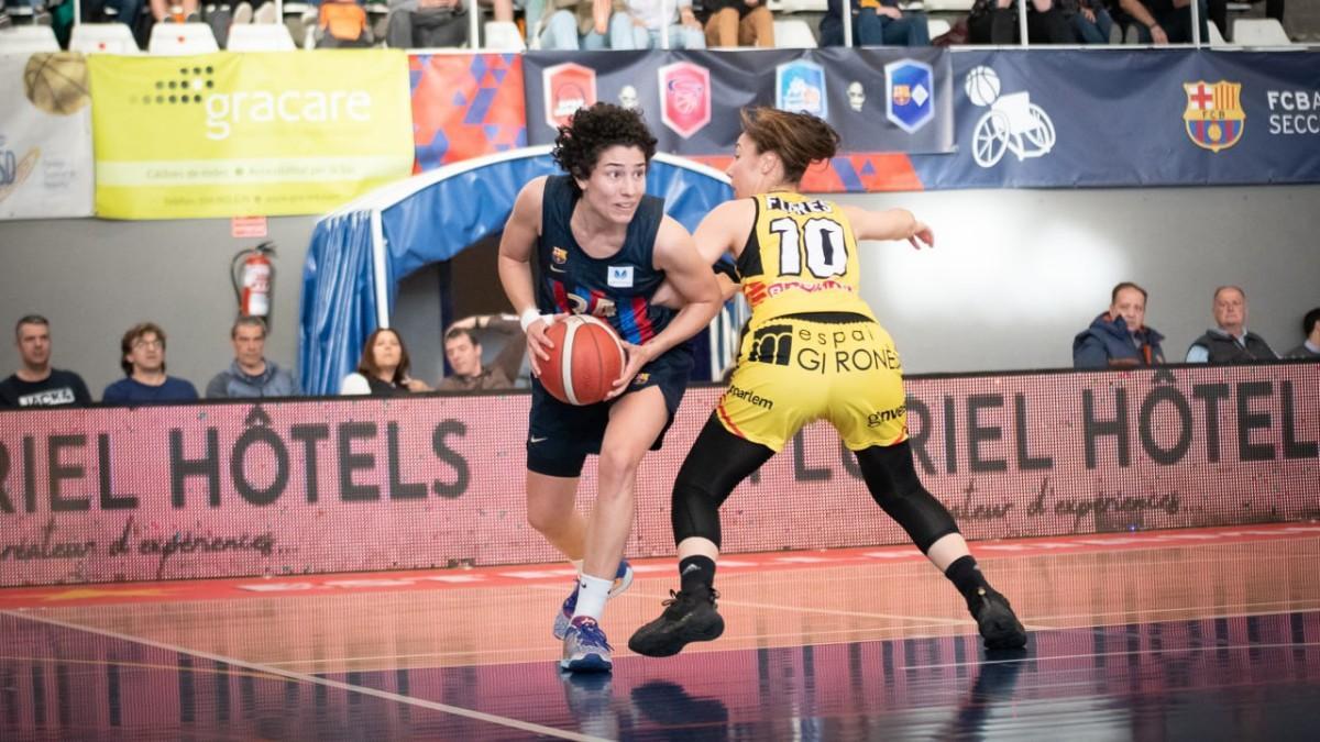 Ainhoa López, ante el Uni Girona