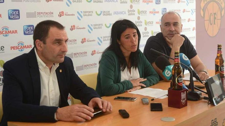 Ruibal, Murillo y Fortes en la presentación de los actos del 75 aniversario del Pontevedra. // Rafa Vázquez