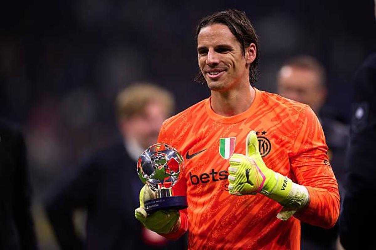 Yann Sommer, con el trofeo de MVP