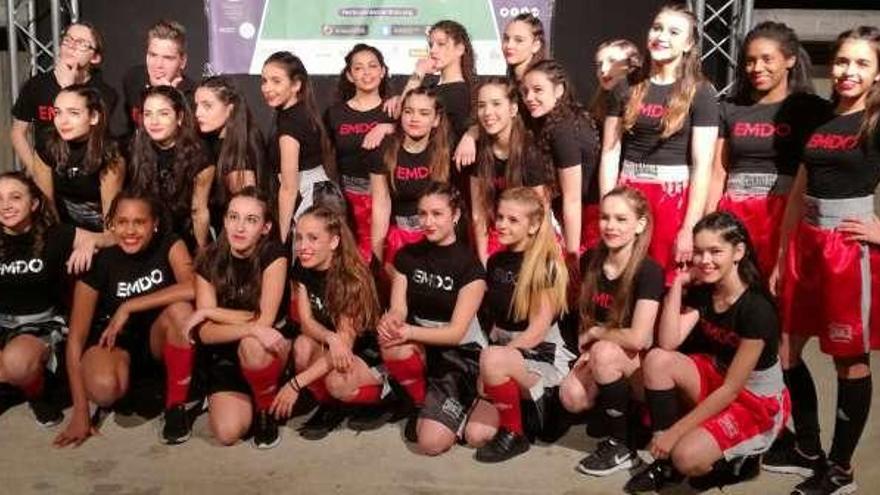 Alumnos de &#039;street dance&#039; de Oleiros que ganaron.