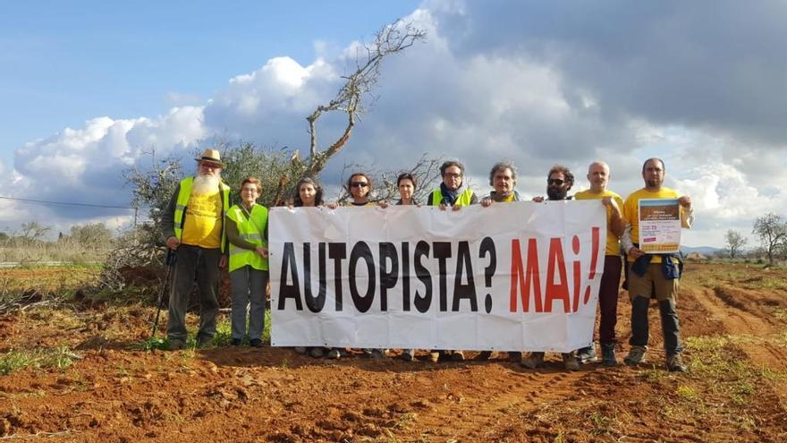 Die Gegner des Ausbaus rufen zur Demonstration am 23. Dezember auf.