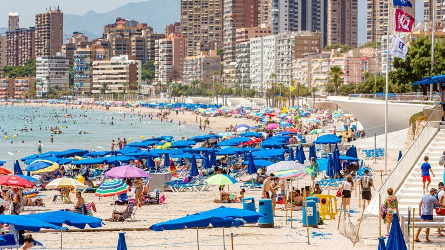 Las playas de Benidorm llegan al millón de bañistas