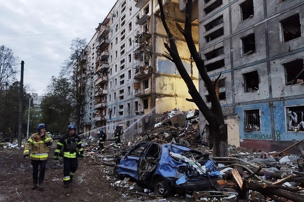 Al menos 12 personas han muerto como resultado del ataque nocturno ruso con misiles contra la ciudad ucraniana de Zaporiyia.