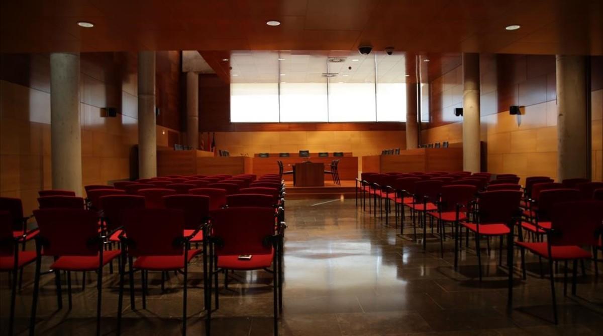 Escenarios de ’SQE’: la sala de vistas del tribunal, reconstruida en el Arxiu Nacional de Catalunya, en Sant Cugat.