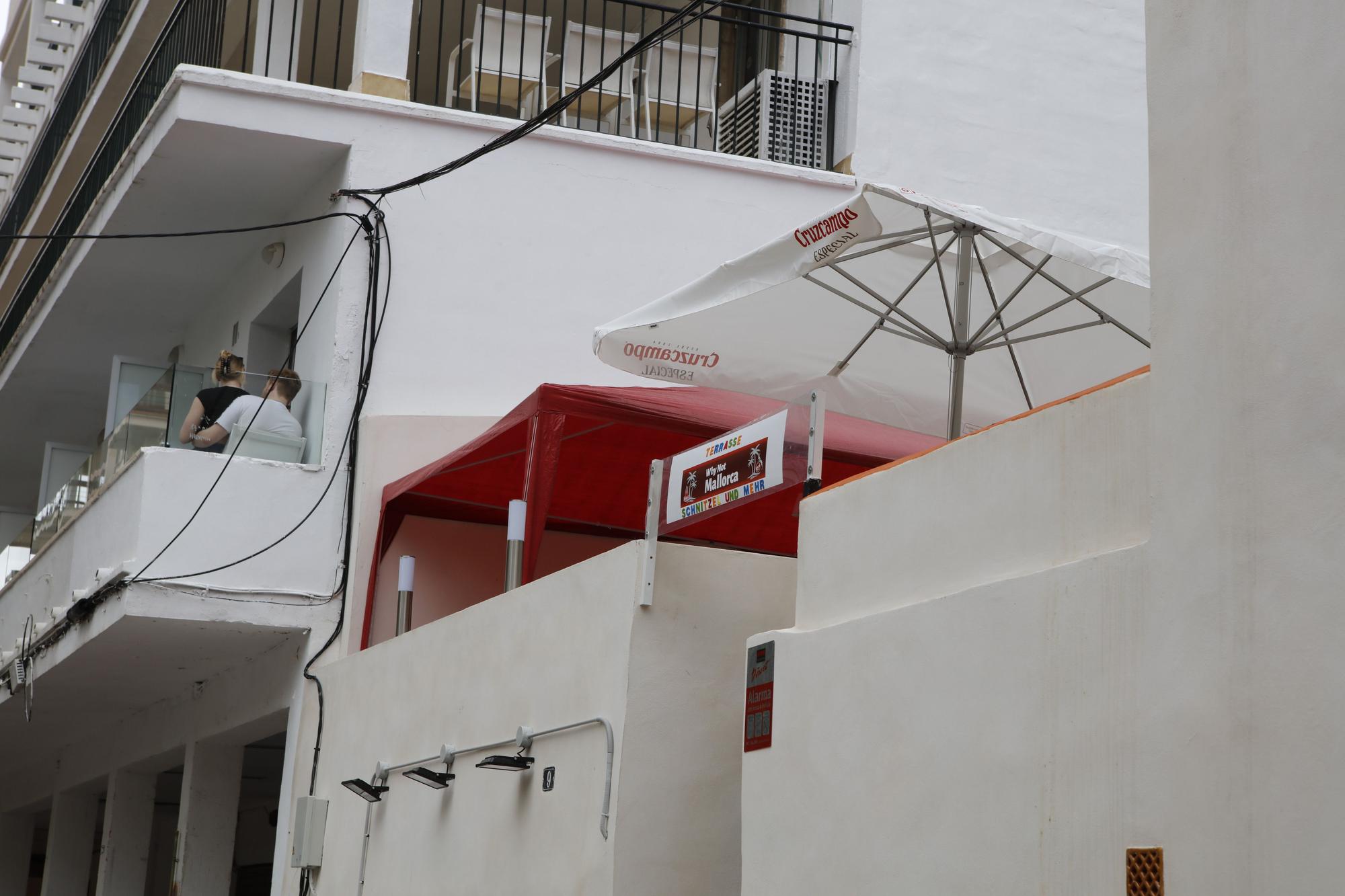 Ein Jahr nach dem "Kegelbrüder-Brand": So sieht die Bar "Why not" auf Mallorca heute aus