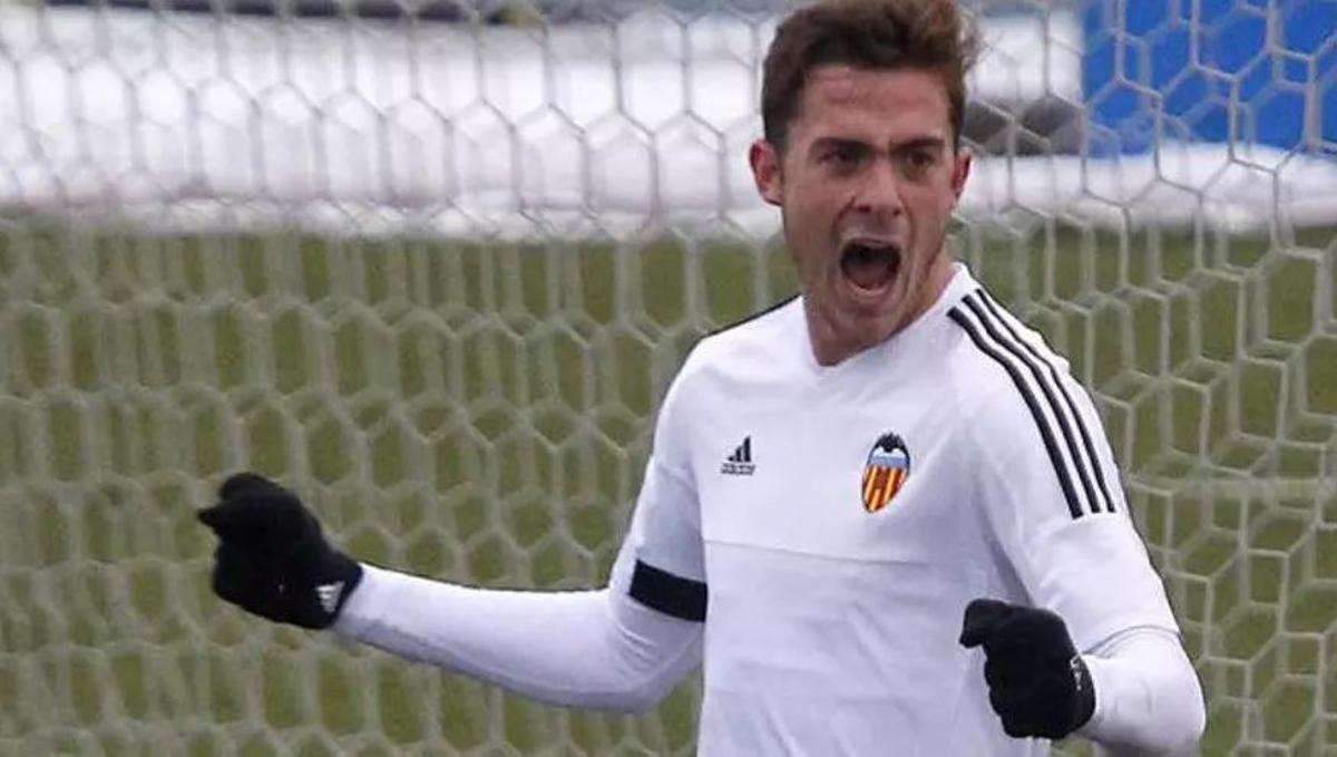 Toni Martinez con el Valencia CF