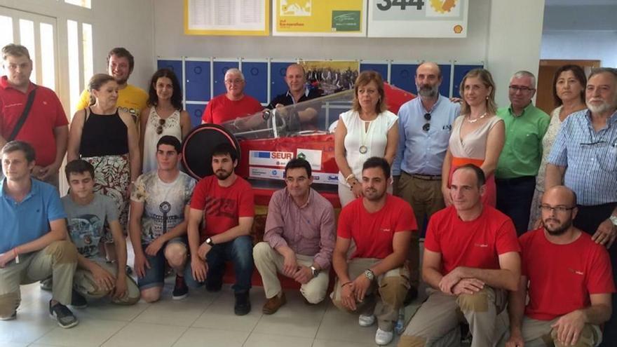 La consejera de Educación y la alcaldesa conocieron el vehículo.