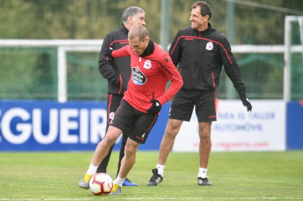 El único jugador que está de baja es el centrocampista Michael Krohn-Dehli.