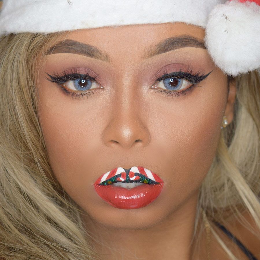 Maquillaje de Navidad con bastones de caramelo en los labios