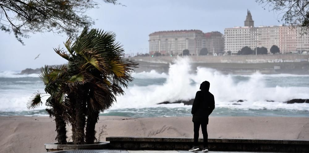 Temporal con alerta roja en la costa de A Coruña