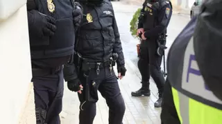 Tres policías heridos en una agresión en El Higuerón