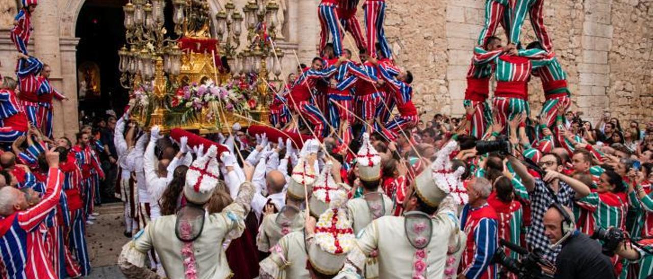 Apoteòsica entrada de la Mare de Déu en la Basílica. | VICENT M. PASTOR