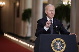 Biden pide en un discurso a la nación que se prohíban las armas de asalto