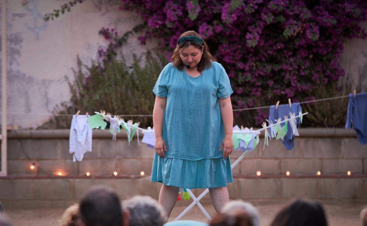 Espectáculo 'La Mamafesta', con las mataronenses Jèssica Pérez y Núria Palau, de la compañía Quatrelements, en el festival 'Nosaltres'.