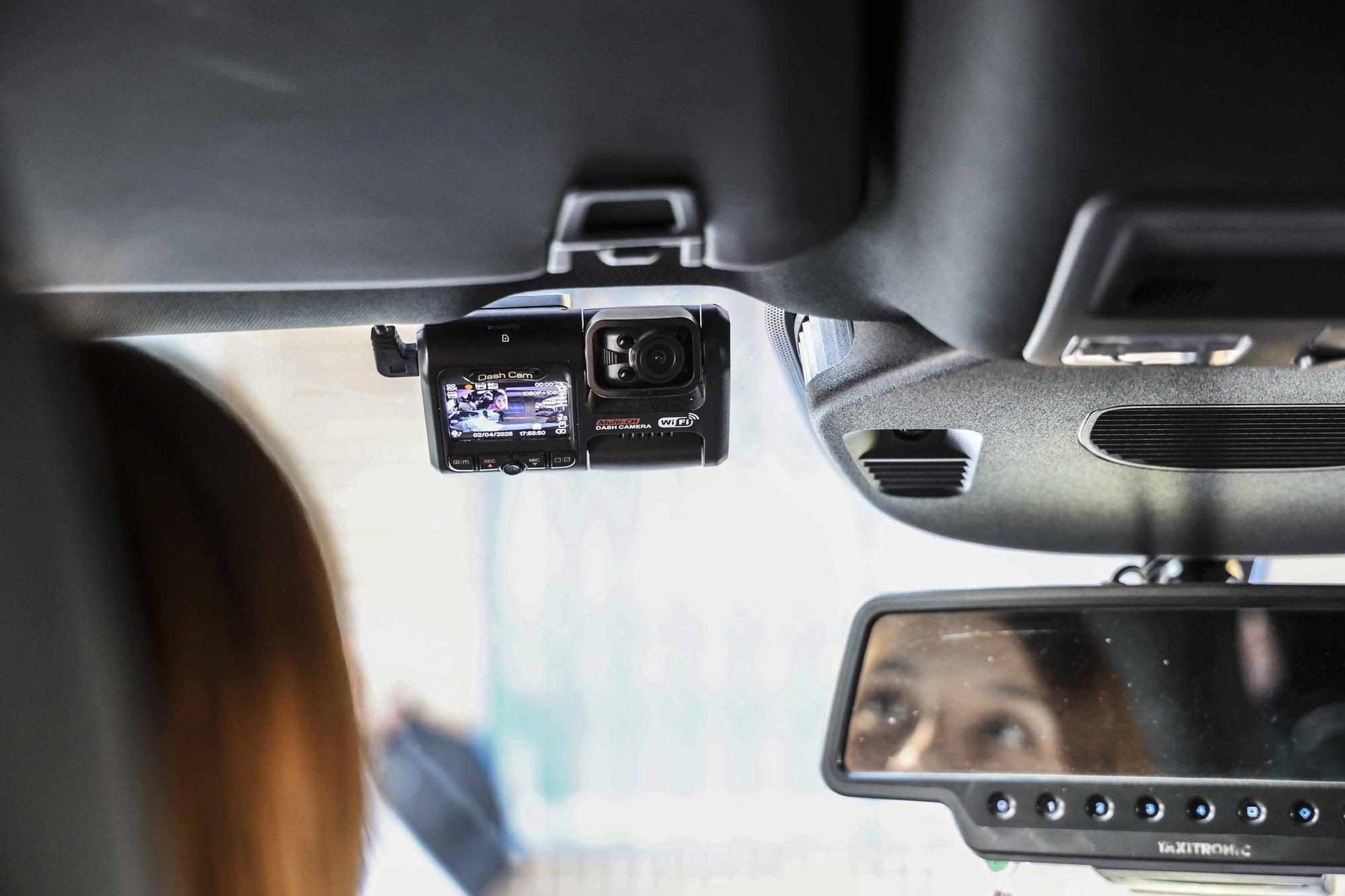 Los taxistas en Alicante instalan cada vez más cámaras de vigilancia