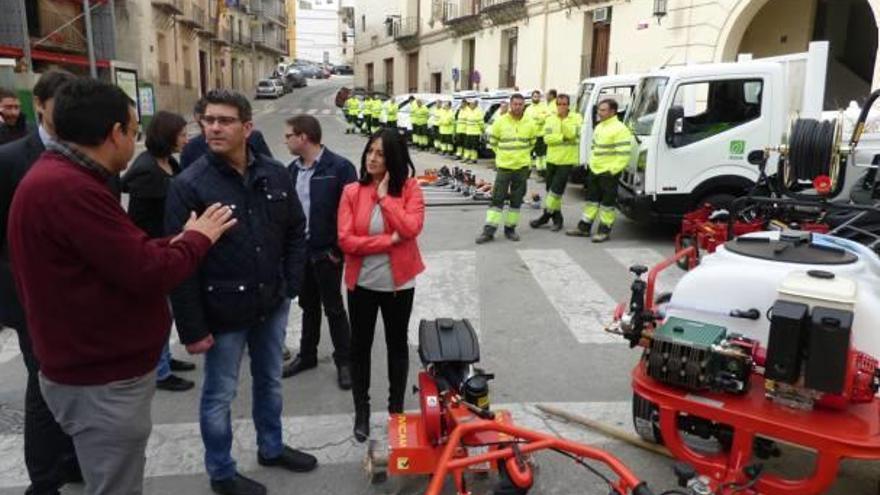 Ontinyent presenta la nueva contrata de Parques y Jardines que amplía servicios