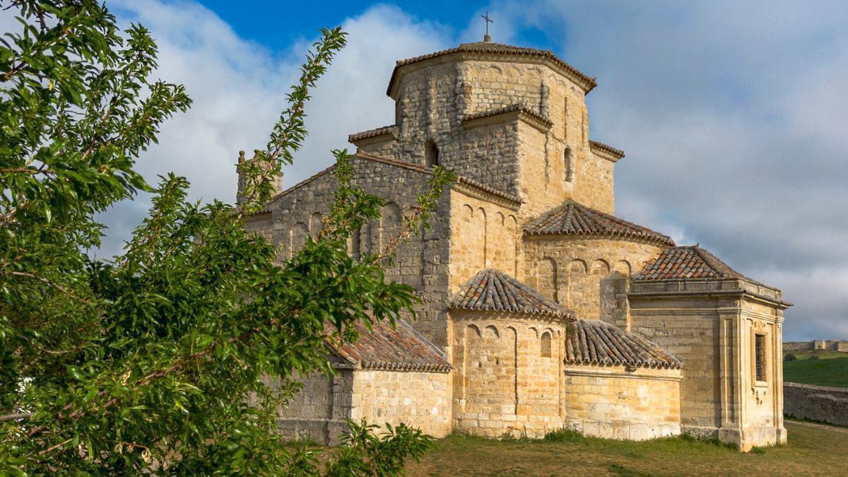 El pequeño pueblo de Castilla que tiene más concentración de arte por metro cuadrado: más librerías que bares, declarado Conjunto Histórico-Artístico y con una ermita que es una joya singular