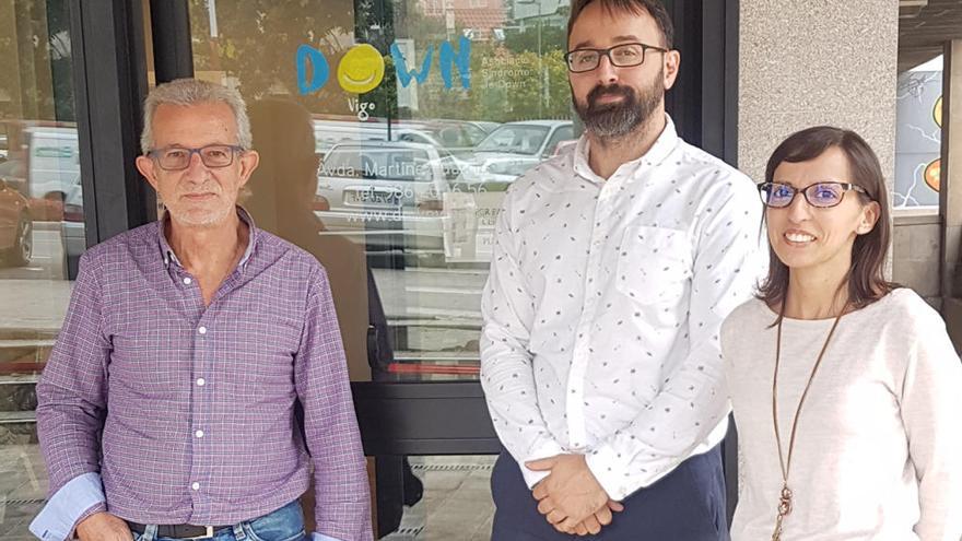 Jorge González, Miguel Estévez y Cristina López, en la asociación.