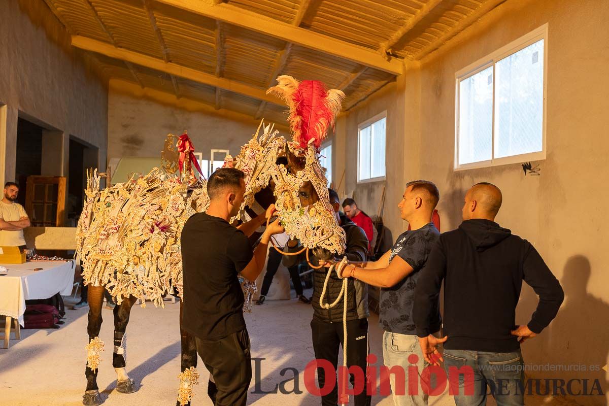 Vestir a un caballo del vino en la mañana del dos de mayo