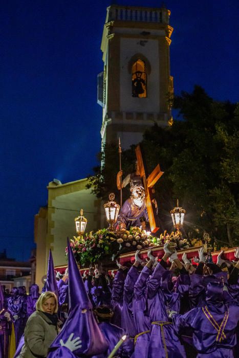 La imagen, portada por la Cofradía que lleva el mismo nombre, partió de la parroquia San Antonio Abad hacia la Iglesia de la Asunción