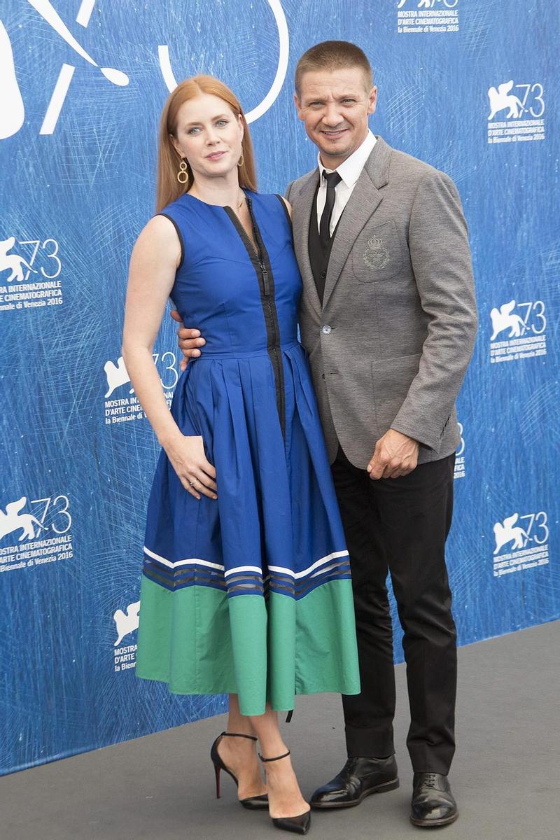 Día 2 del Festival de Venecia: Amy Adams y Jeremy Renner