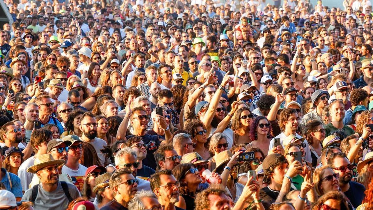 El arenal de A Concha fue una fiesta al ritmo de la música durante dos días.
