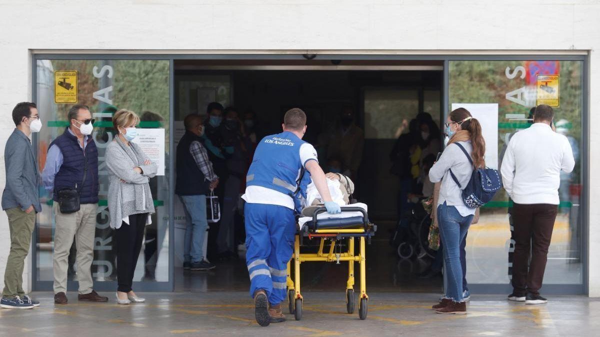 Traslado de un paciente al hospital Reina Sofía.