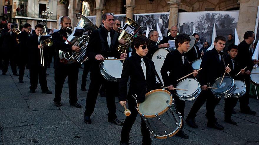 Integrantes del colectivo musical una pasada Semana Santa.