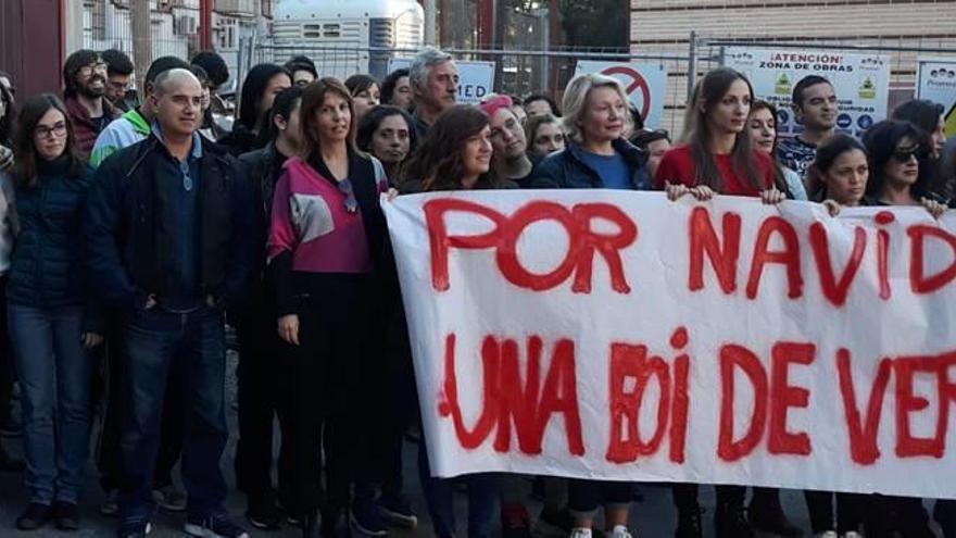 Profesores y alumnos de la EOI de L&#039;Alacantí critican sus «dantescas» condiciones