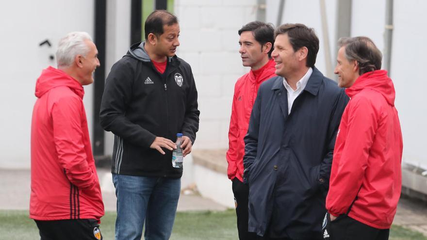 Marcelino, Anil Murthy y Mateu Alemany, en un entrenamiento