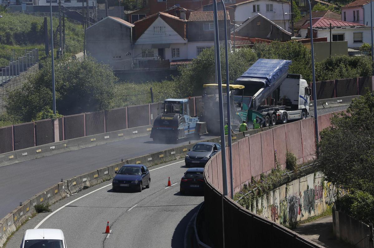 Foto de archivo de trabajos de asfaltado en Arquitecto Palacios.